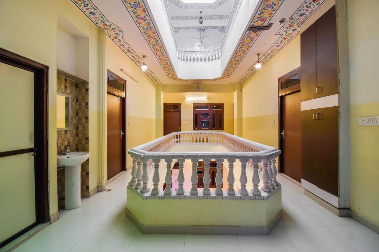 Oyo 11389 Hotel Ng Palace Dzsaipur Kültér fotó