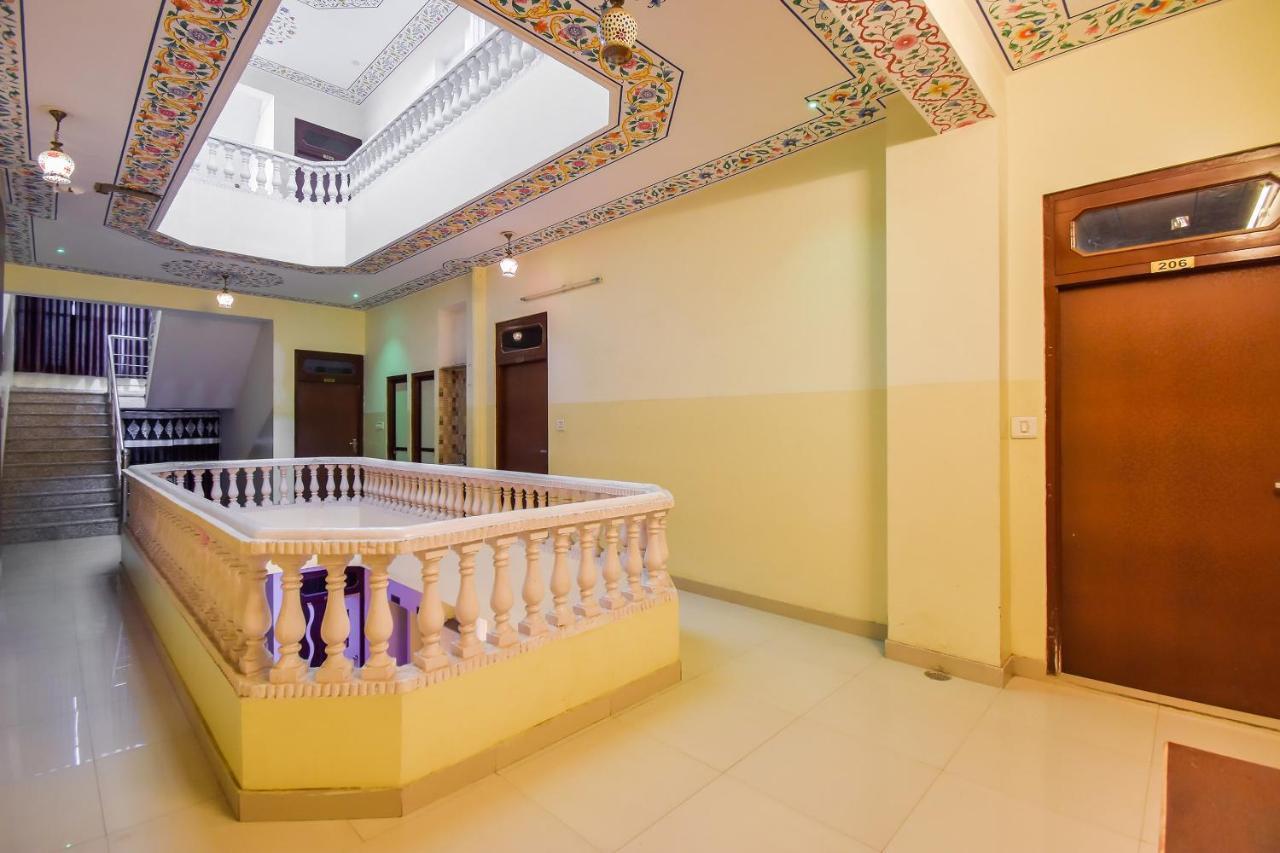 Oyo 11389 Hotel Ng Palace Dzsaipur Kültér fotó