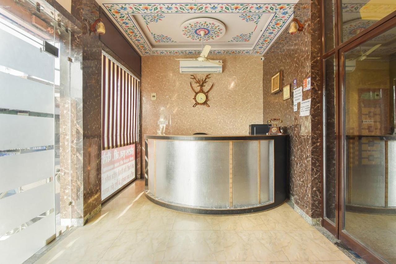 Oyo 11389 Hotel Ng Palace Dzsaipur Kültér fotó