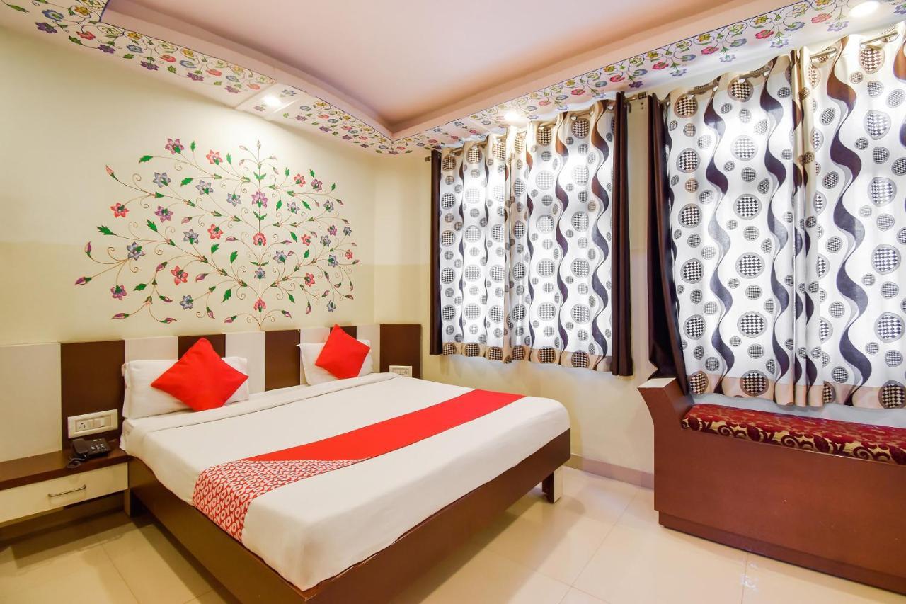 Oyo 11389 Hotel Ng Palace Dzsaipur Kültér fotó