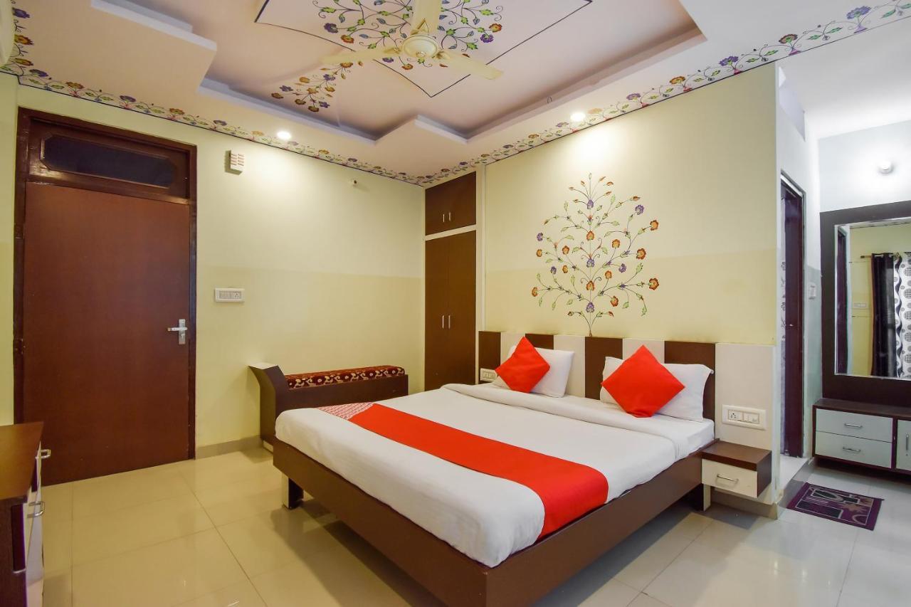 Oyo 11389 Hotel Ng Palace Dzsaipur Kültér fotó