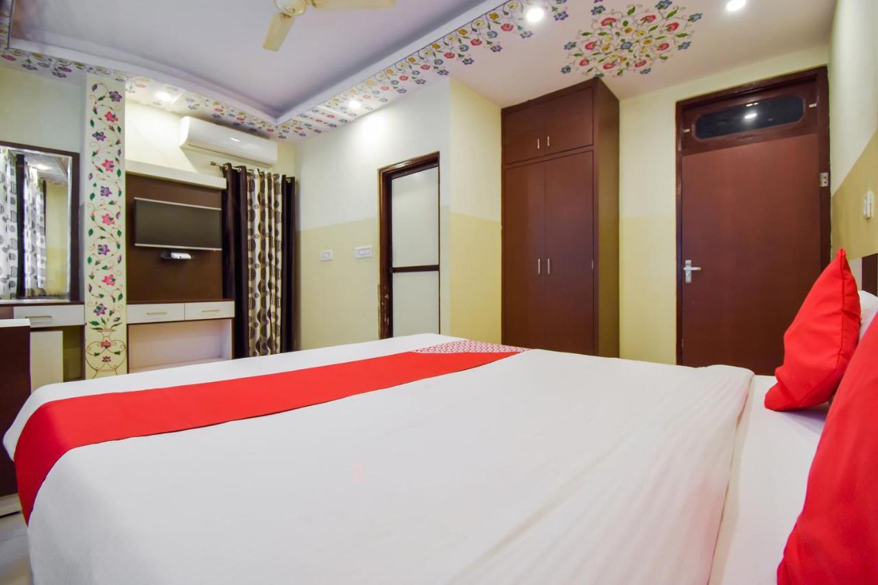 Oyo 11389 Hotel Ng Palace Dzsaipur Kültér fotó