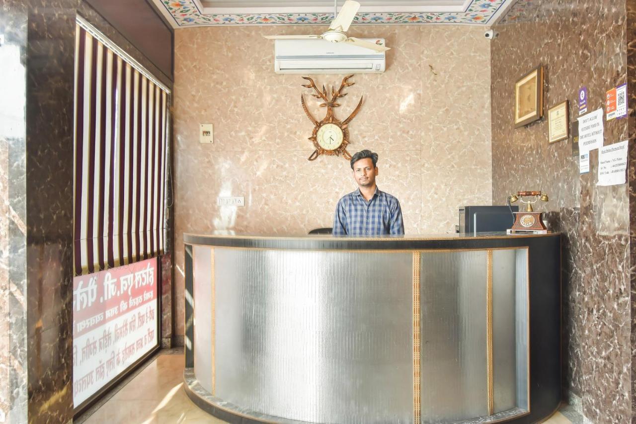 Oyo 11389 Hotel Ng Palace Dzsaipur Kültér fotó